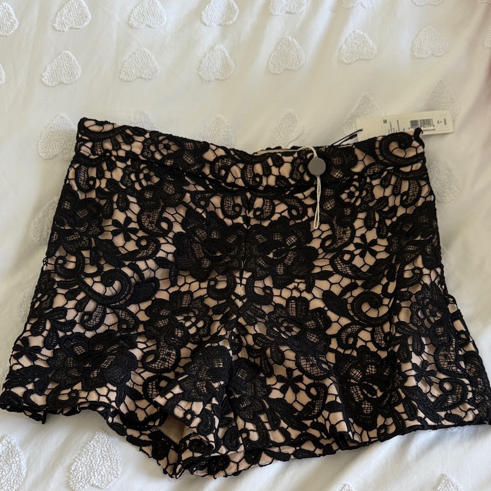 Alice + Olivia guipure-lace shorts